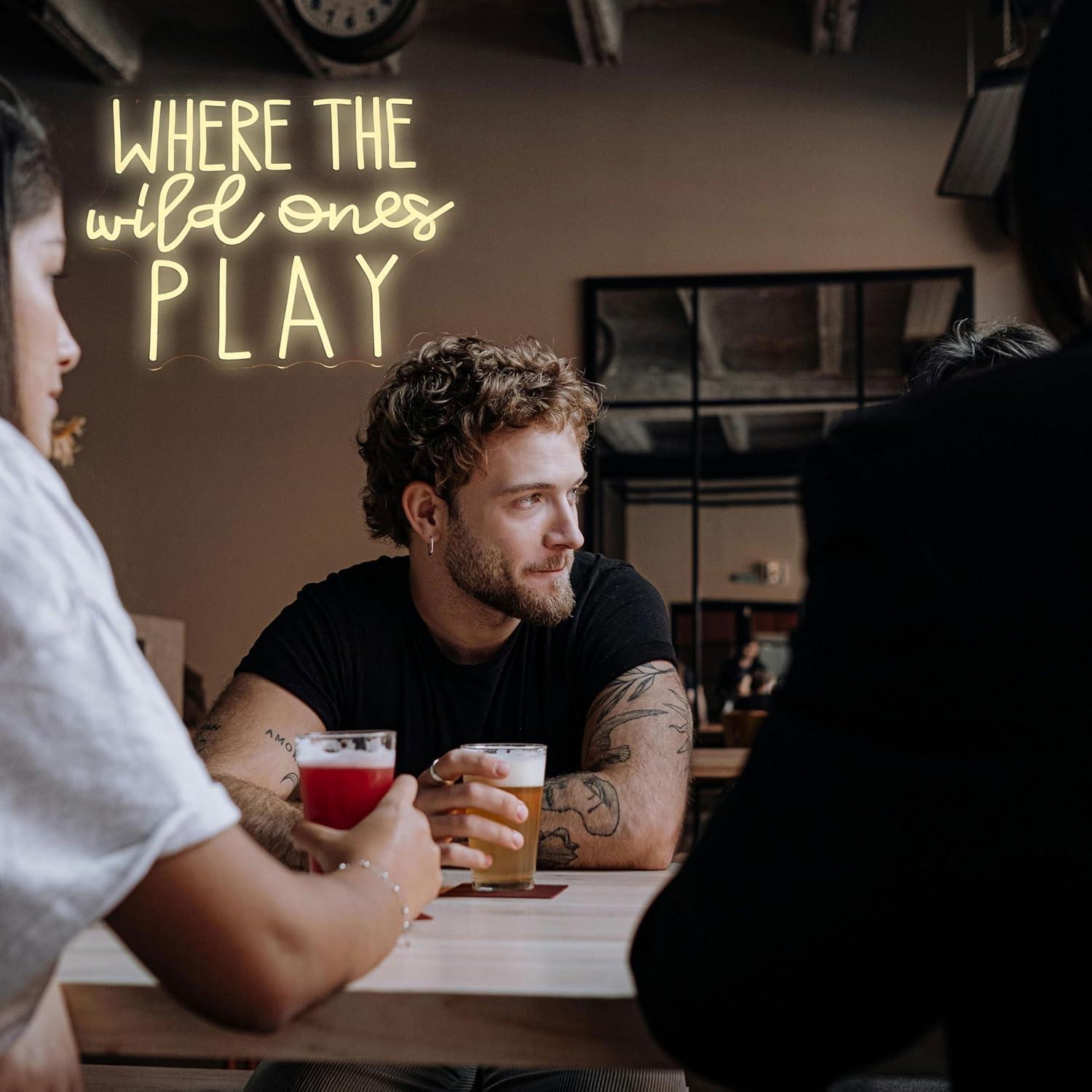 Where the Wild Ones Play Neon  - Neon Sign Party recension och pris